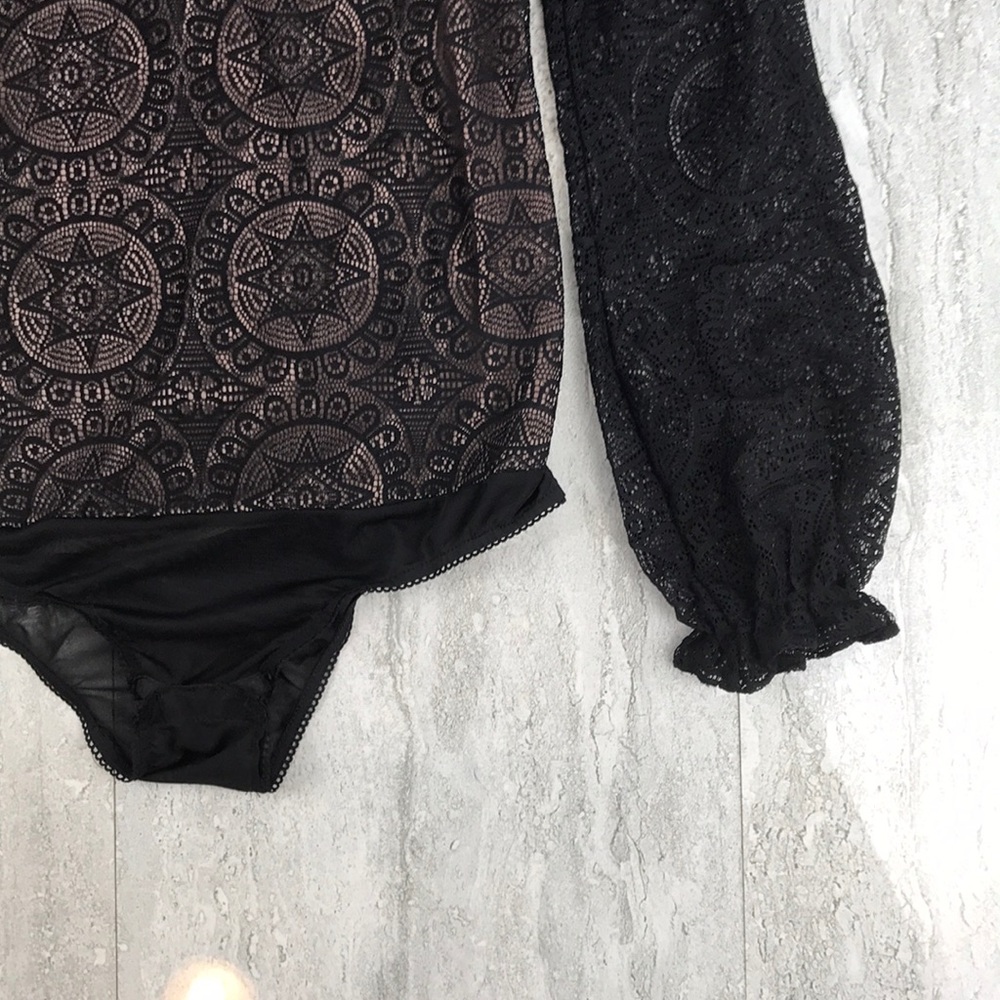 Love Culture Lace Bodysuit - Picture 5 of 8